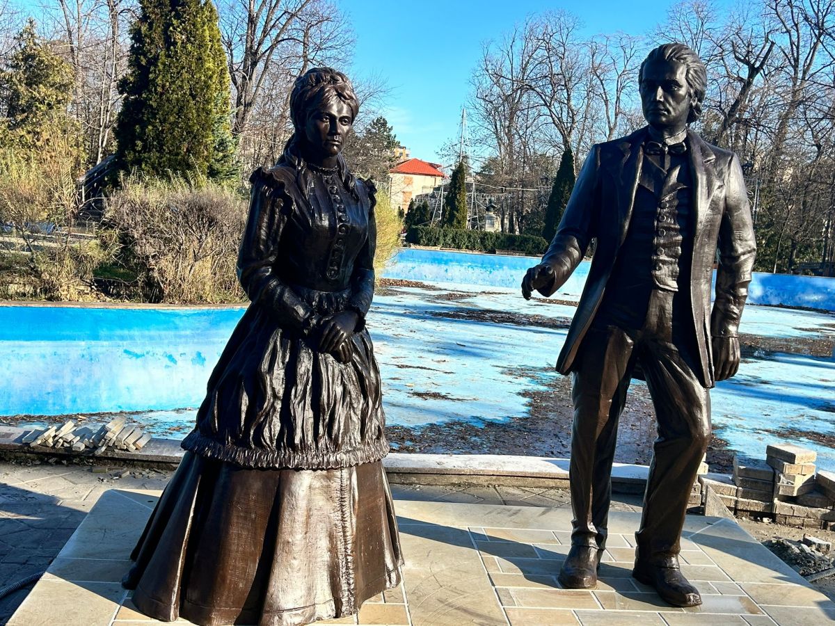 Parcul poetului nepereche se transformă Statui cu Eminescu și Veronica