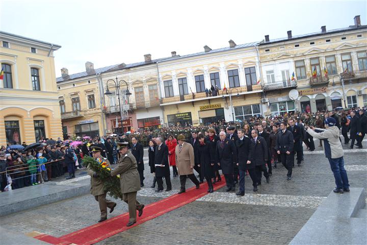 Tradare politica pe tocuri de Ziua Nationala a Romaniei la Botosani 5