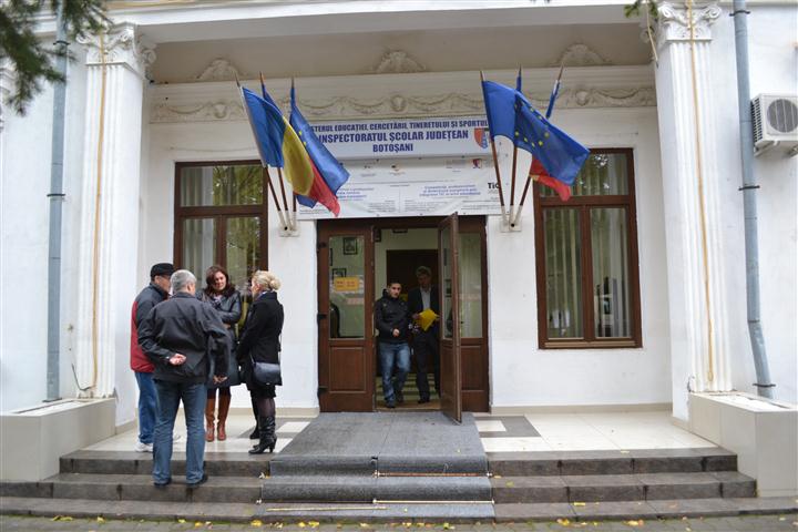 protest profesori Scoala 12 la ISJ Botosani   