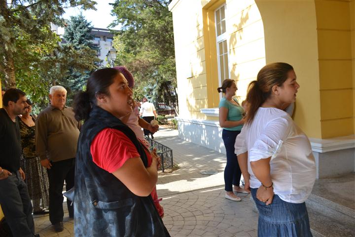 protest romi Primaria Botosani 7