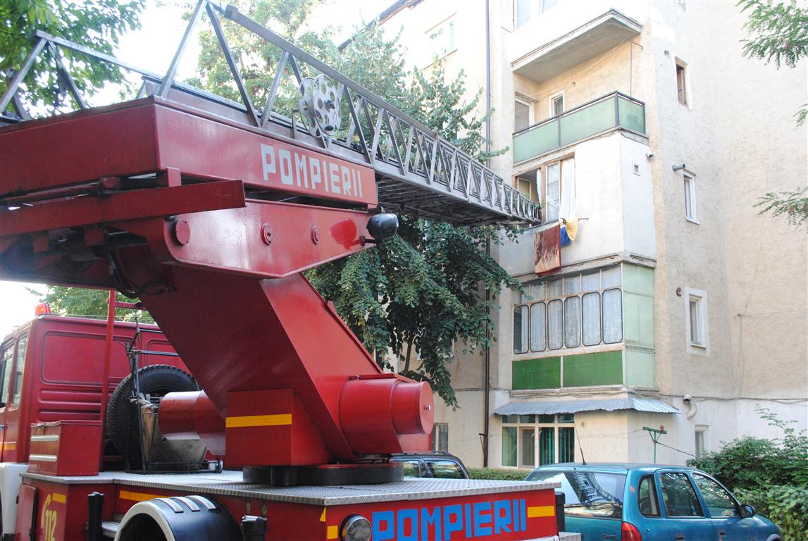 barbat mort in casa la Botosani  