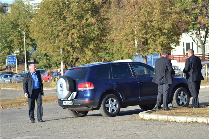 parlamentarii PSD Gheorghe Marcu si Costica Macaleti in masina Prefecturii Botosani 4