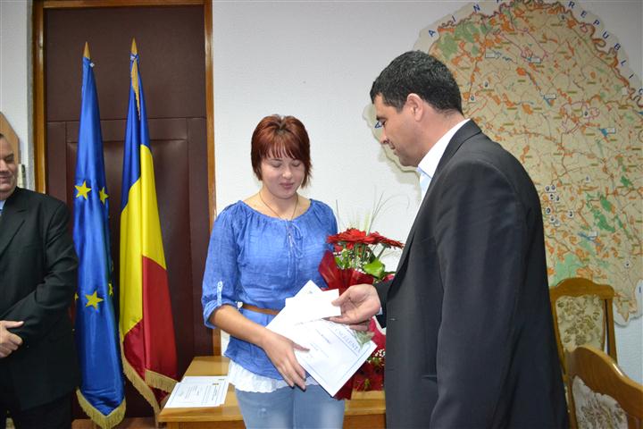 Viviana Bejinariu CS Botosani premiata de Culita Barabas la Prefectura 