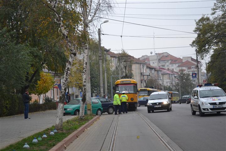 tramvaie blocate de o soferita la Botosani   