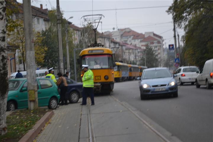 tramvaie blocate de o soferita la Botosani 2 