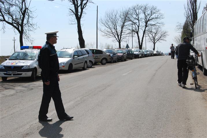 politisti botosaneni in strada de Florii  