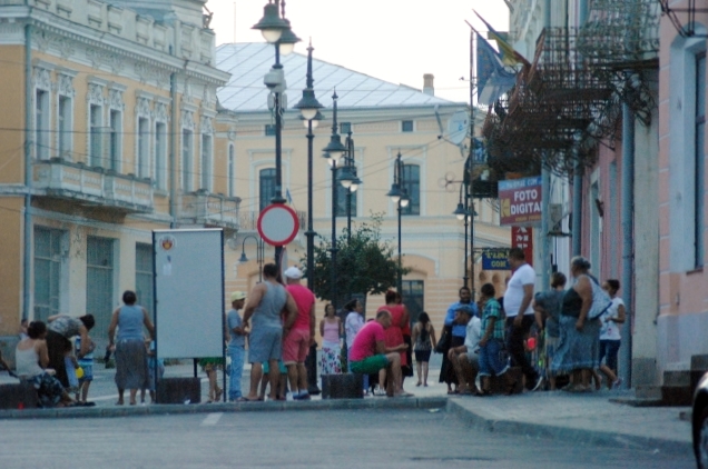 centrul vechi botosani cucerit de romi 