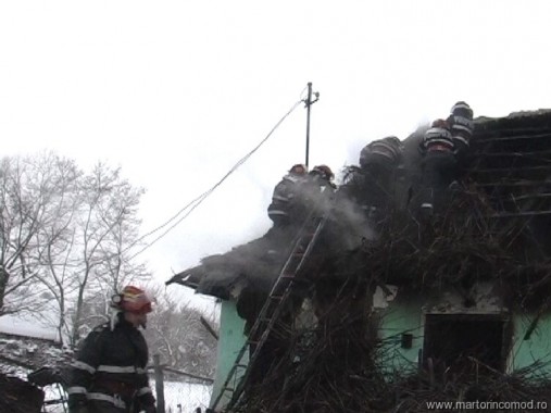 casa incendiata la Saveni Botosani   