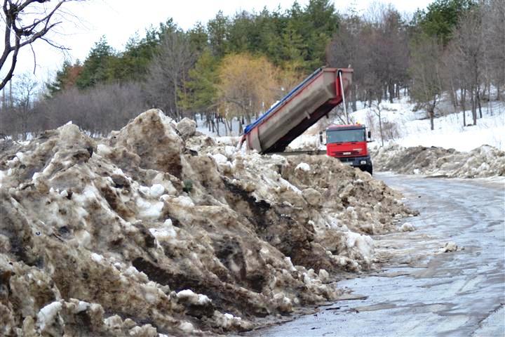 autoritatile de la Botosani incep lupta cu inundatiile  