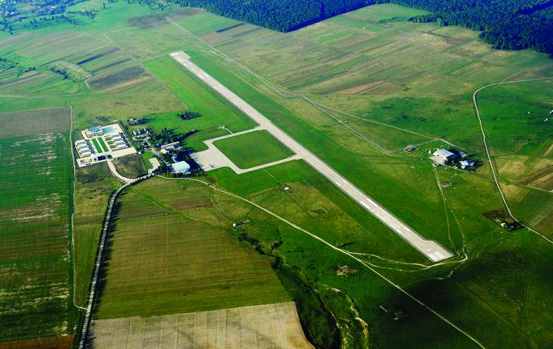 aeroportul suceava se inchide   