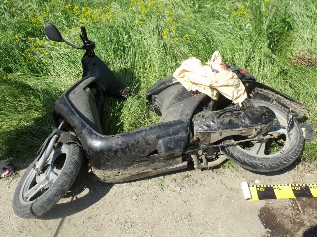 adolescent Botosani moped in sant  