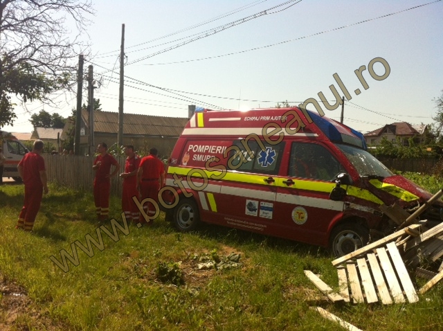 accident Botosani ambulanta SMURD maxi taxi  