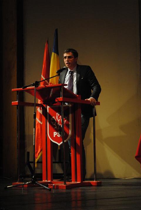 Andrei Dolineaschi cu haine de imprumut la sedinta PSD Botosani 2  