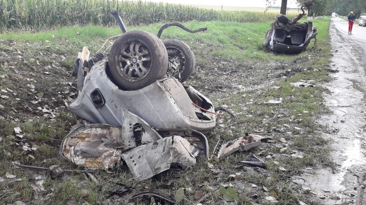 ACCIDENT La 100 Km Pe Ora A Intrat Intr Un Cap De Pod Masina Rupta In