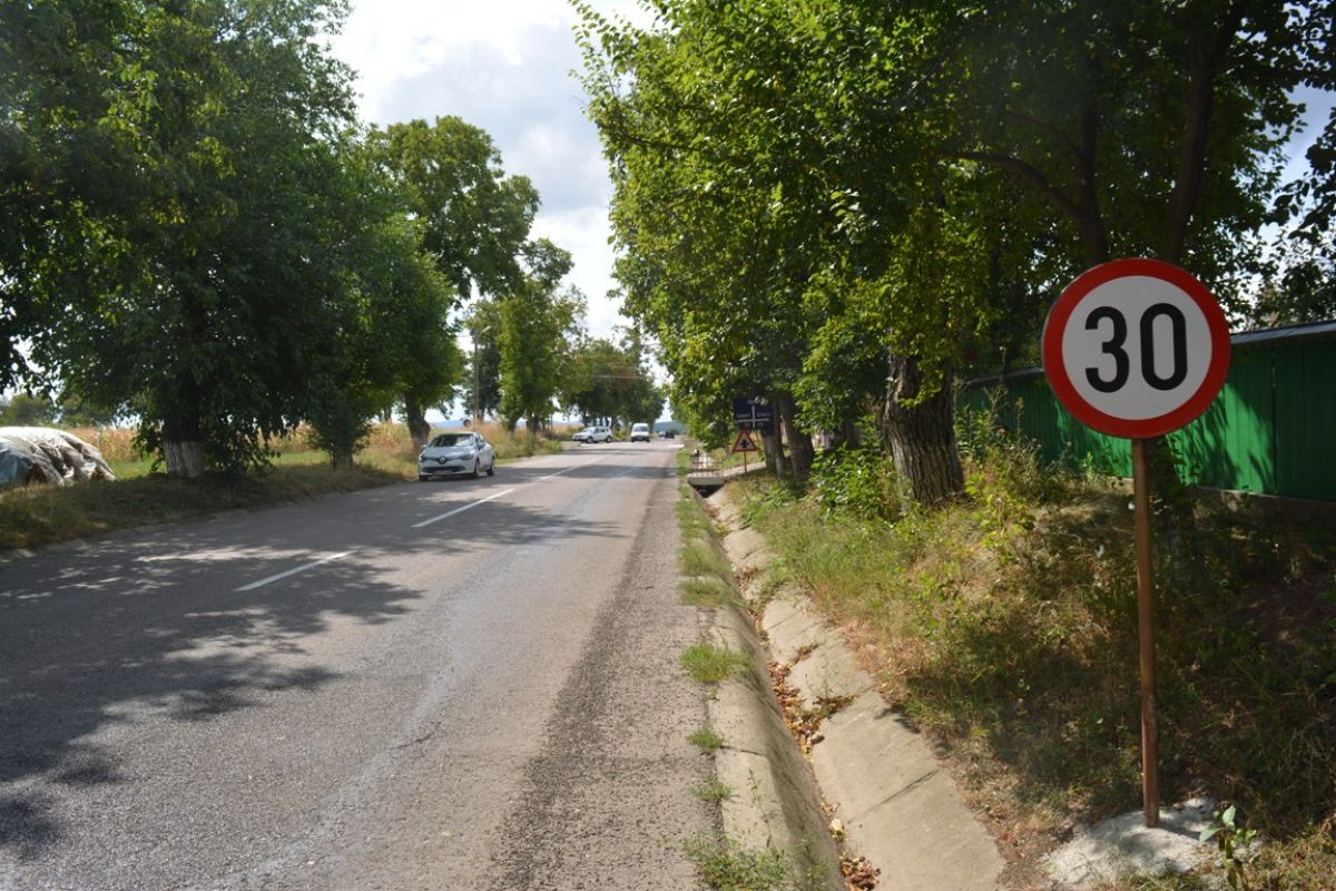 Gafa Monumentala A Drumarilor Pe Soseaua Mortii Nimeni Nu Mai Stie Care I Viteza Maxima Galerie Foto Despre Botosaniul Interzis